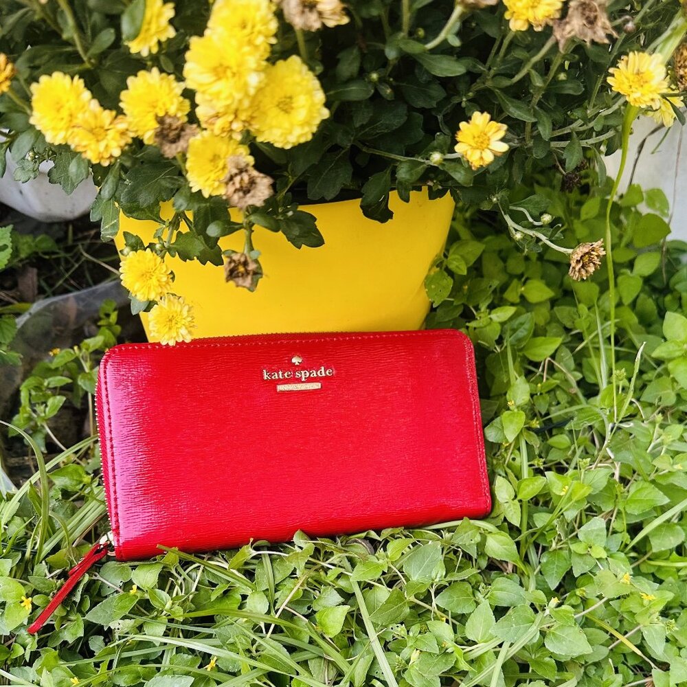 Kate Spade Cedar Street Lacey Patent Leather Red Wallet - Picture 3 of 16